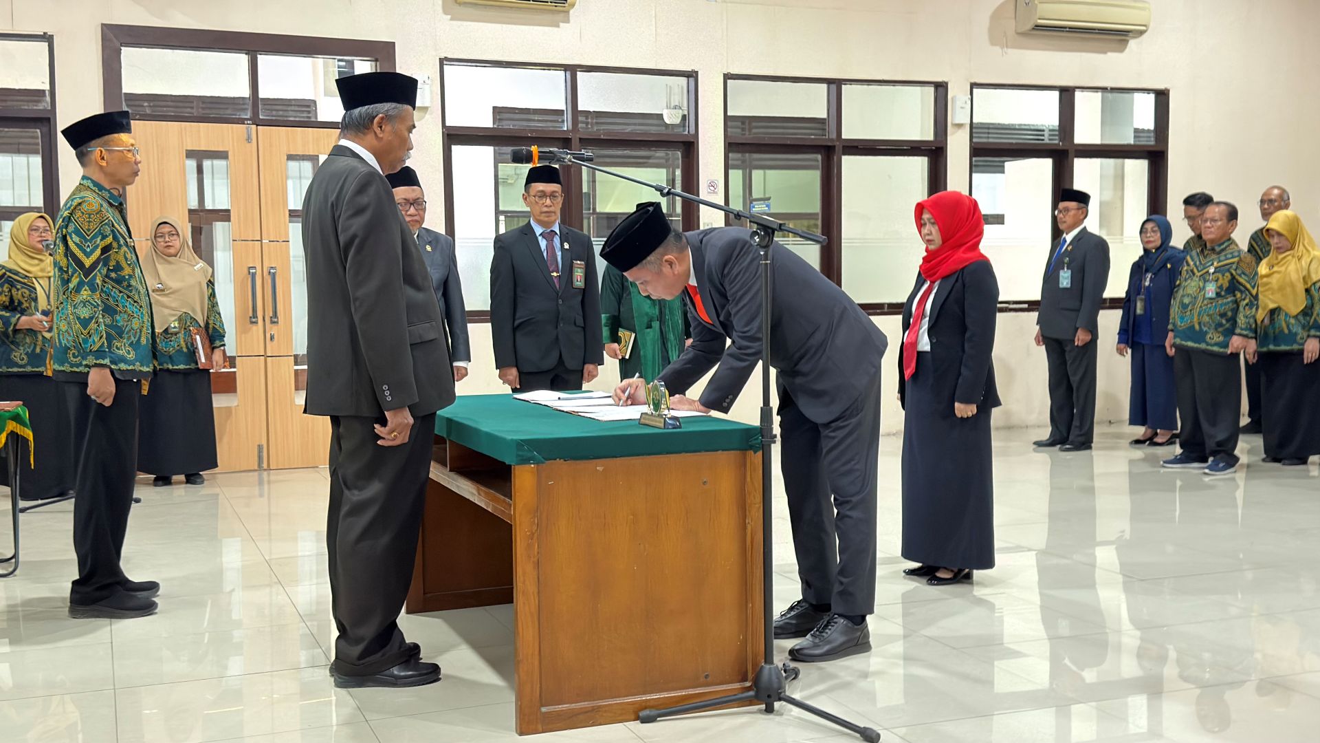 Pelantikan Kepala Bagian Umum dan Keuangan serta Kepala Bagian Perencanaan dan Kepegawaian